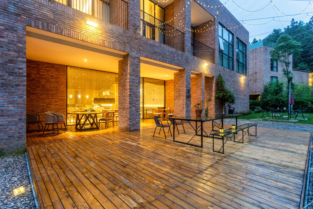 Yinju Jingde Art Hotel