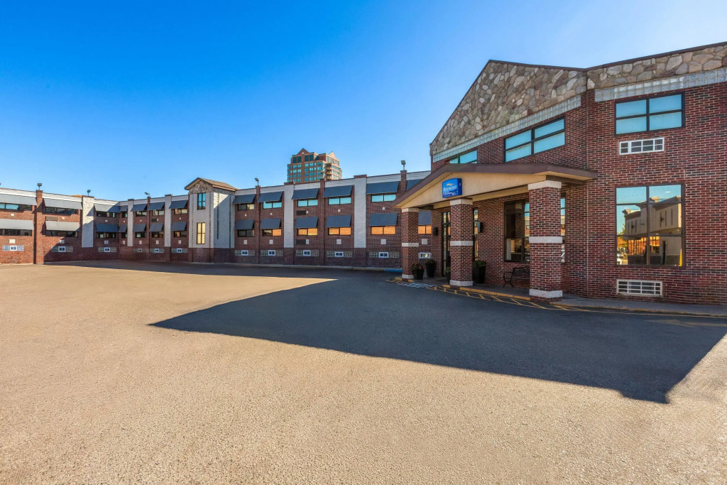 Baymont by Wyndham Downtown Detroit