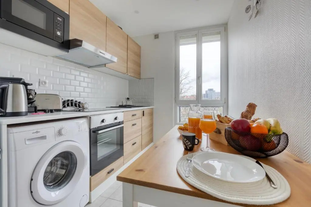 Bee Home Metro 7 + RER C + Easy Check-in + Parking