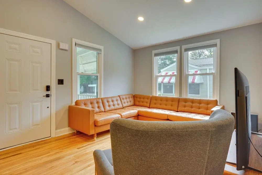 3 Mi to Park Circle: North Charleston Abode!