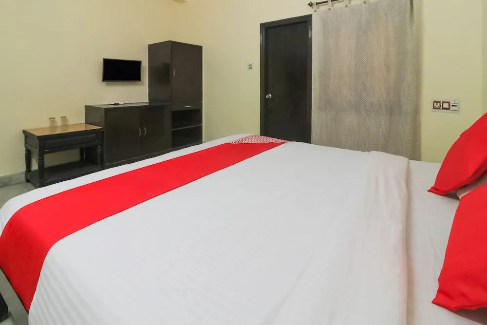 Oyo 28326 Hotel Siddhi Vinayak