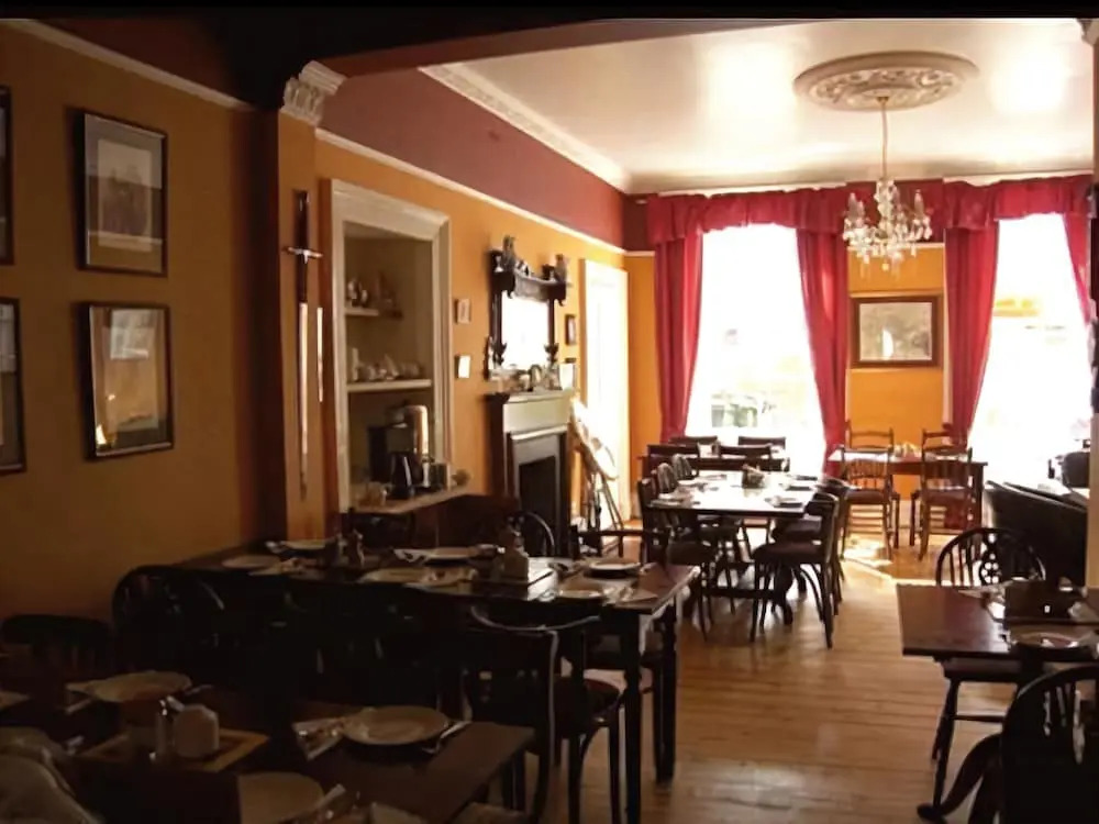 Regis Guest House