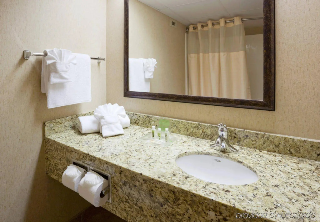 DoubleTree by Hilton St. Paul, MN