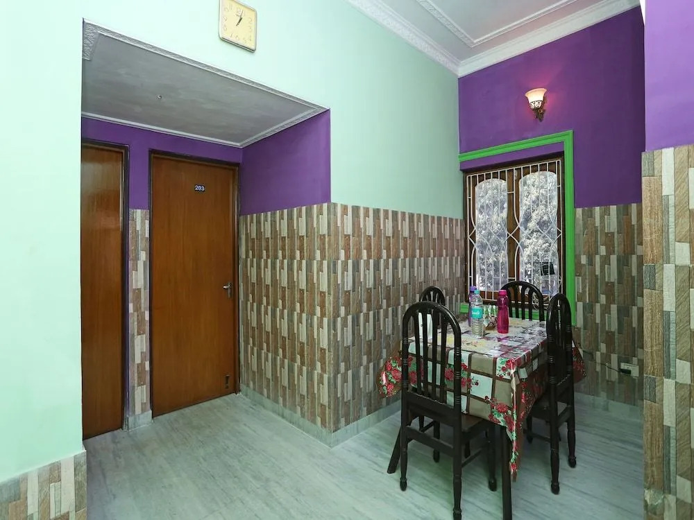OYO 11731 Sterling Guest House