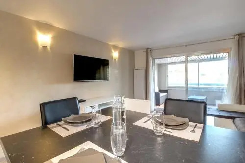 IMMOGROOM - 1 BR - Renovated - Wifi - Close to everything