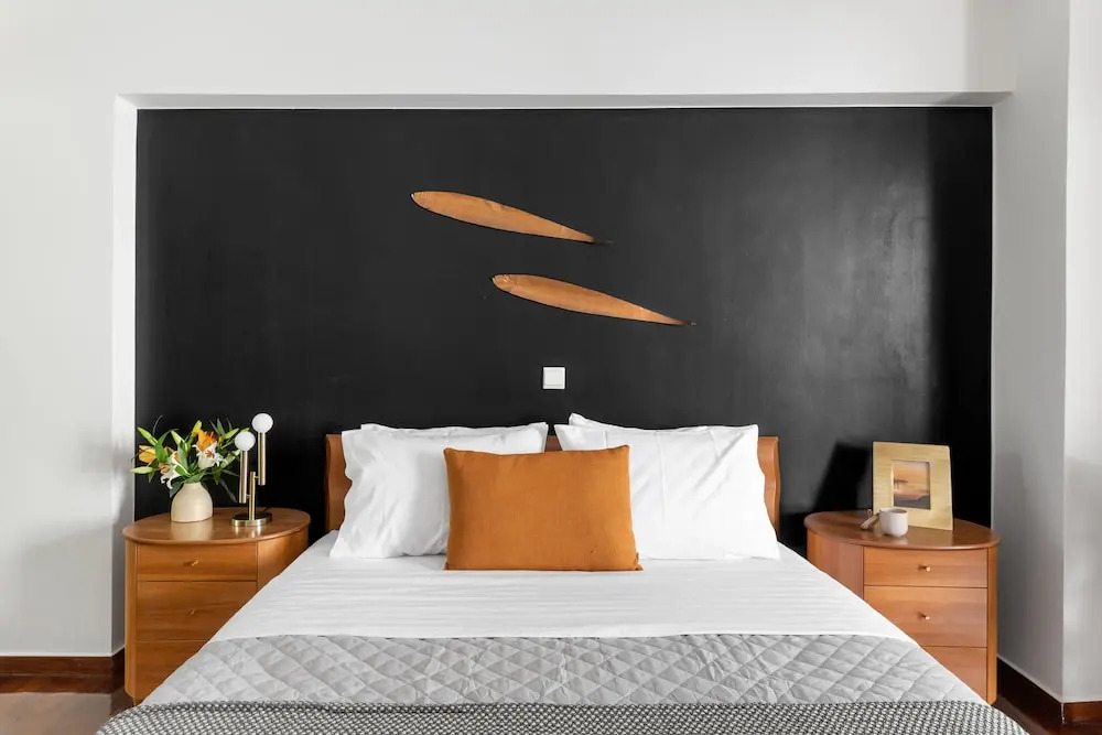 Fresh Detailed Stylish Apt at Acropolis