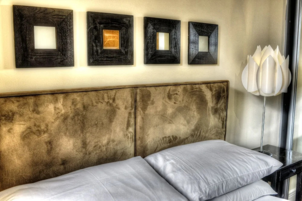 Location Spacious Apartment With Parking