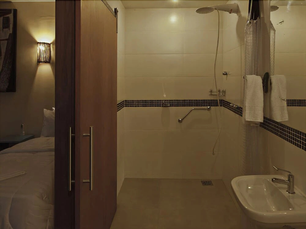 Porto Charitas Sailing Guest House