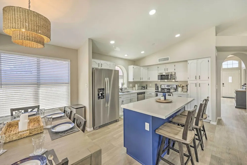 Private Pool & Fenced Yard: Phoenix Home