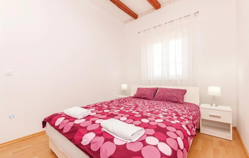 Two-Bedroom Holiday Home In Radonic