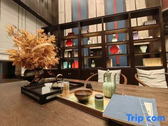 TILL BRIGHT Hotel (Changsha South High-speed Railway Station Yuhua Government Subway Station)