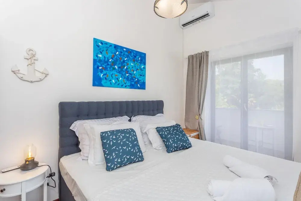 Bright 3-bedroom Apartment in Lovran