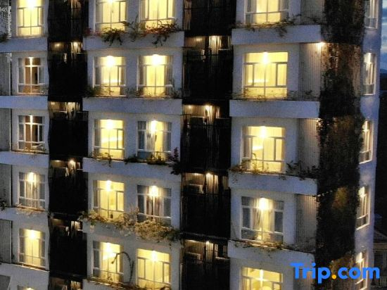 Green World Hotel