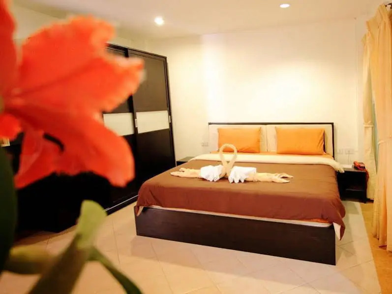 Cherry Budget Hostel@Patong Beach