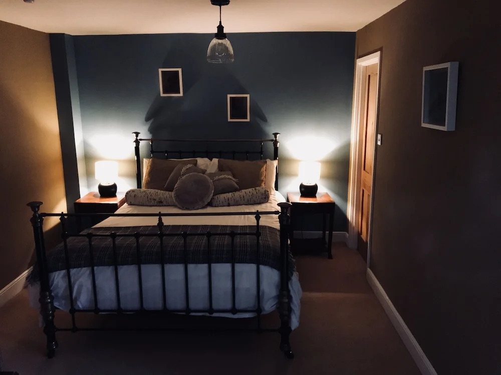 The White Cliffs Hotel