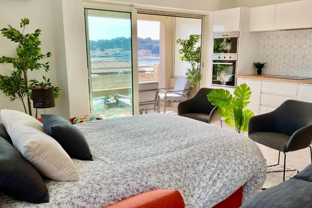 Splendid 92 M With Wifi Balcony And Sea View