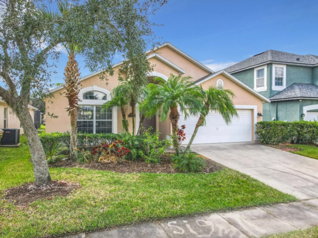 910 Seasons Blvd in Kissimmee, Kissimmee