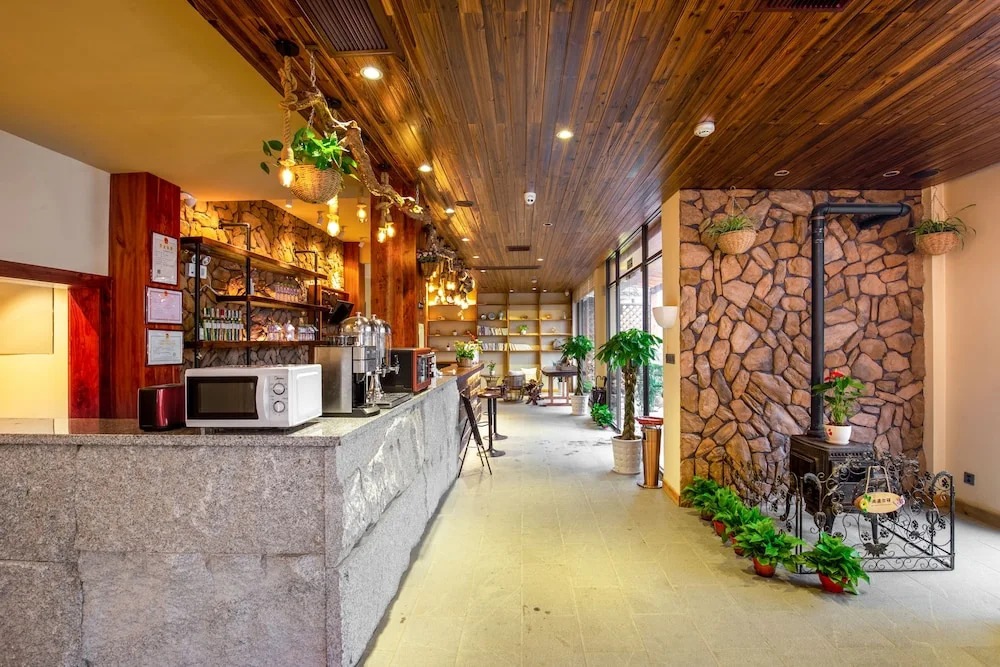 Oriental Platonic Inn