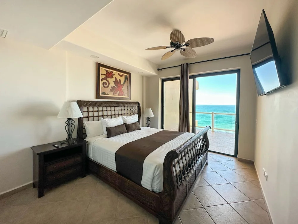 Beach Bliss Retreat 2BR Beachfront Condo