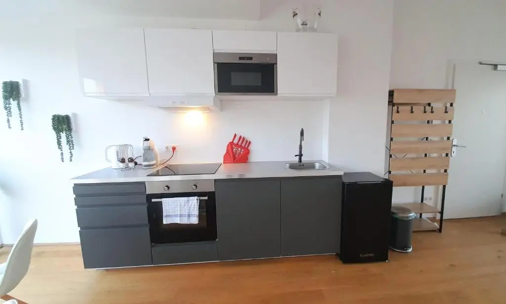 Rooftop Terrace, free garage parking and Pool!