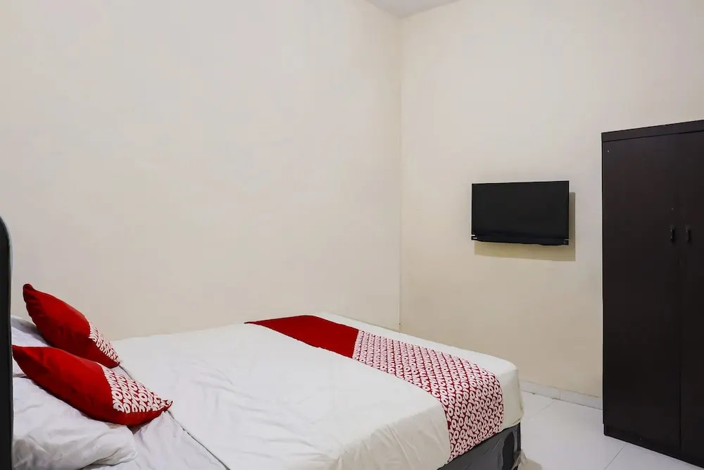 Hotel O Hasan House Syariah 2NearVihara Budhi Bhakti