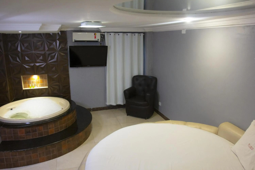 Lamour Hotel