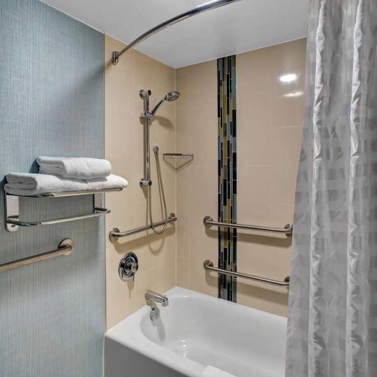 Hyatt Place Pittsburgh Airport - Robinson Mall