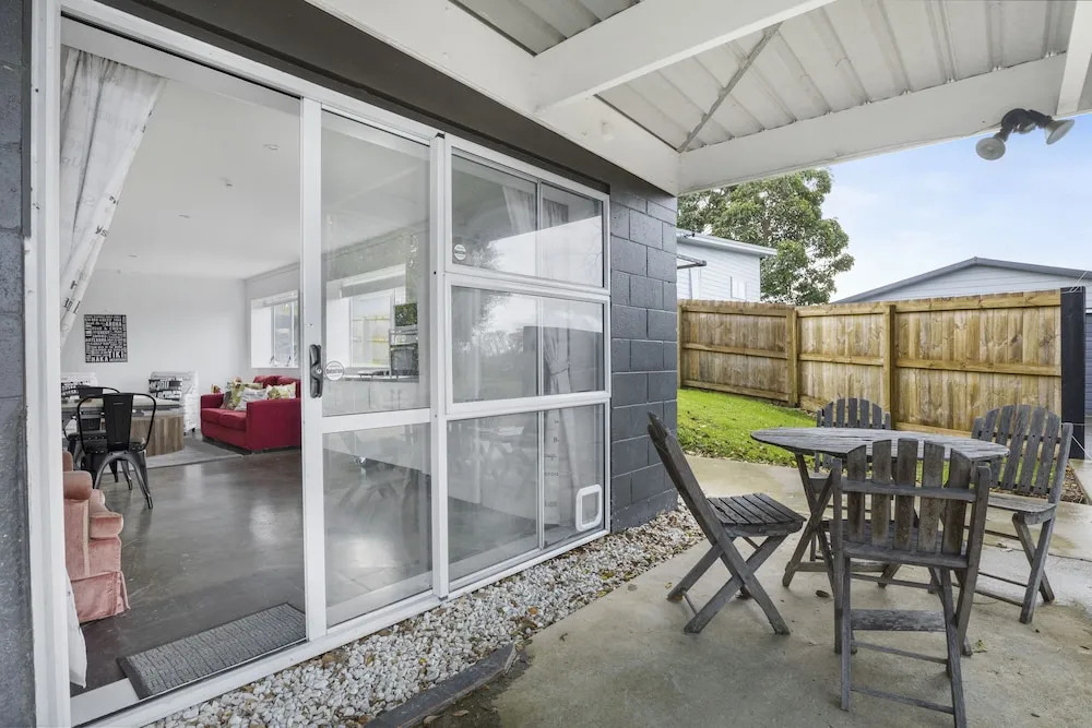 Bright 3-Bedroom Unit - WiFi & Parking