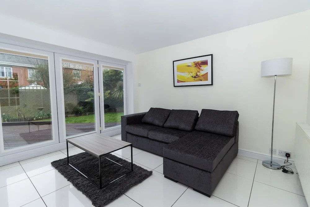 Luxury 5 Bed house in Windsor