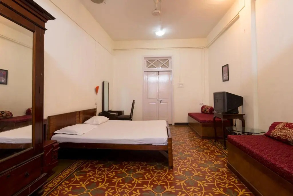 Bed and Breakfast at Colaba
