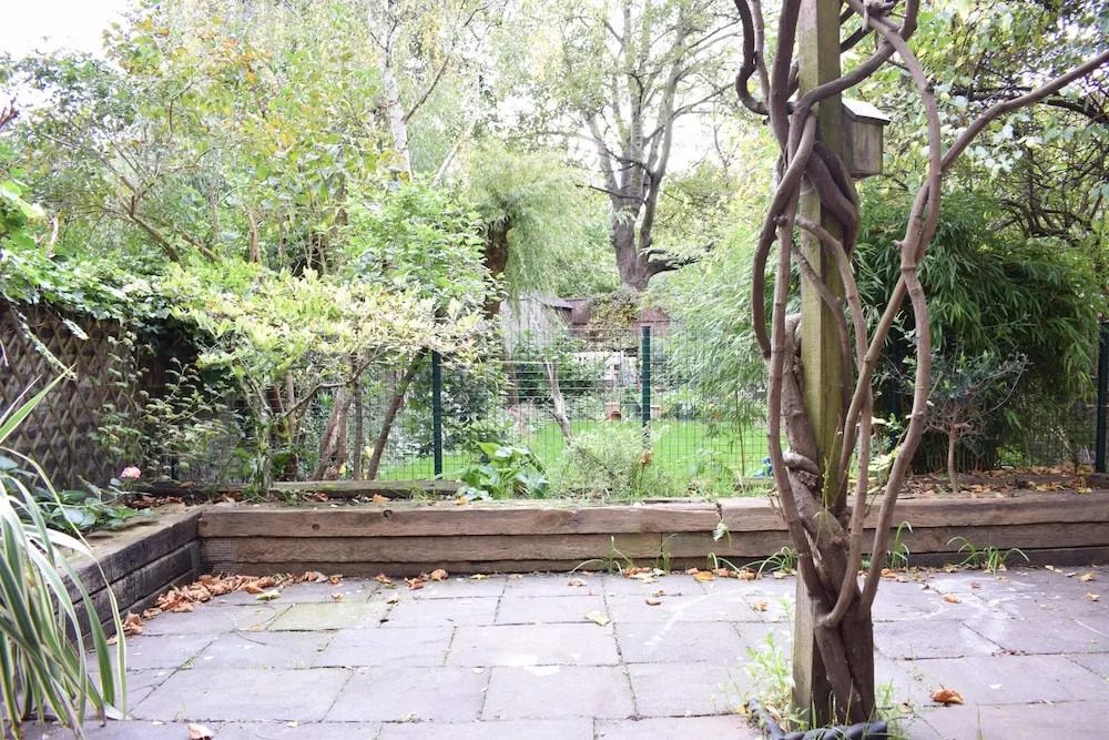 2 Bedroom Flat In East London