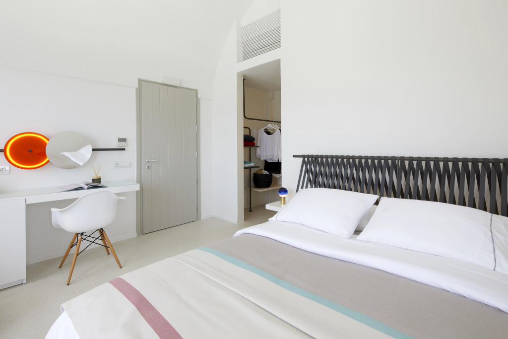 Alti Santorini Luxury Suites