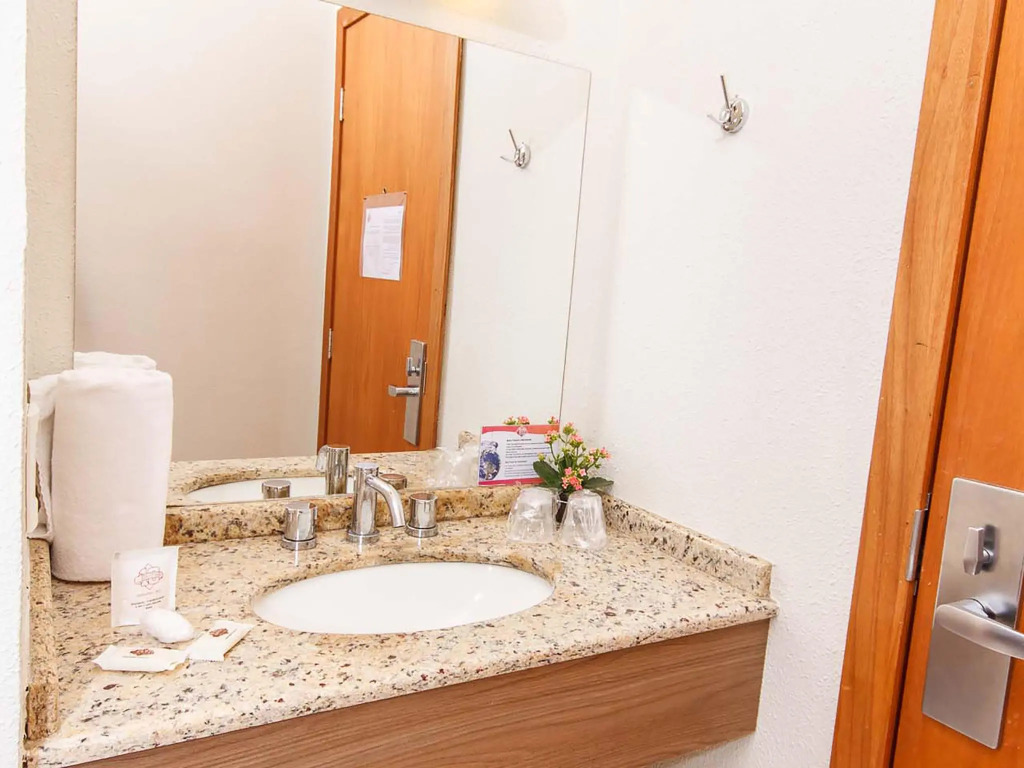 Hotel 10 Itajai/Navegantes