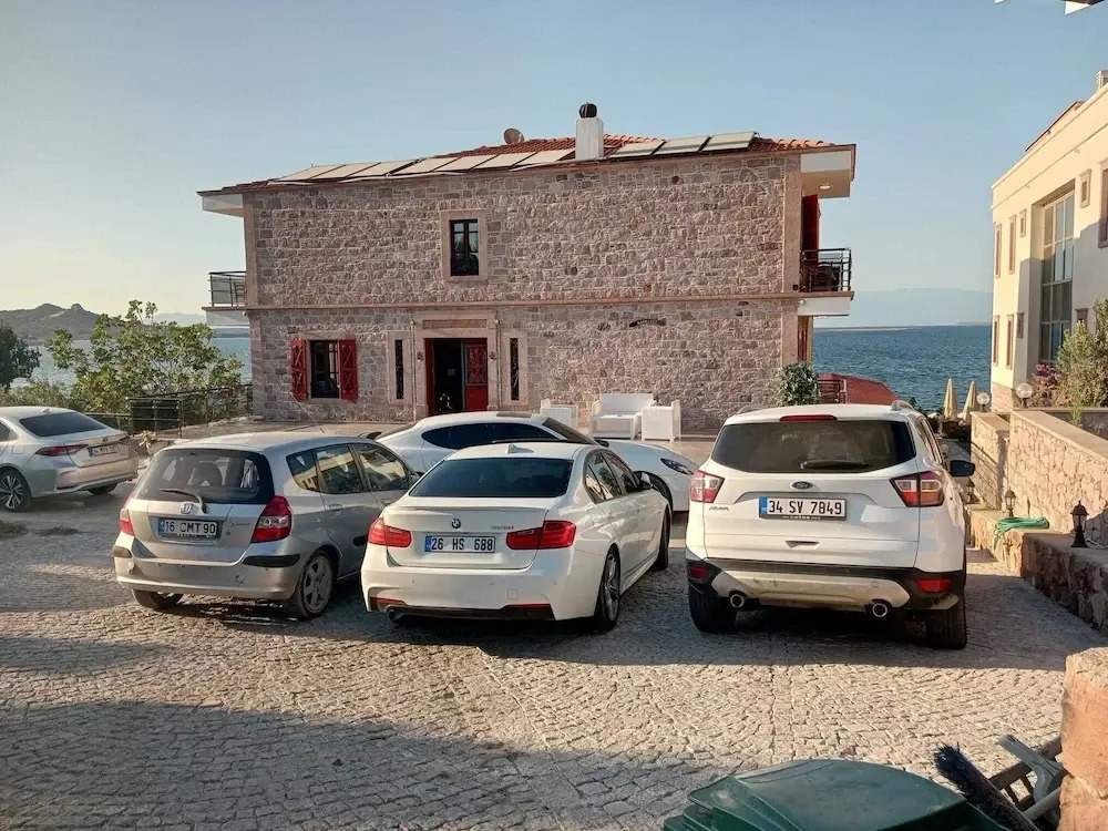 Esin Cunda