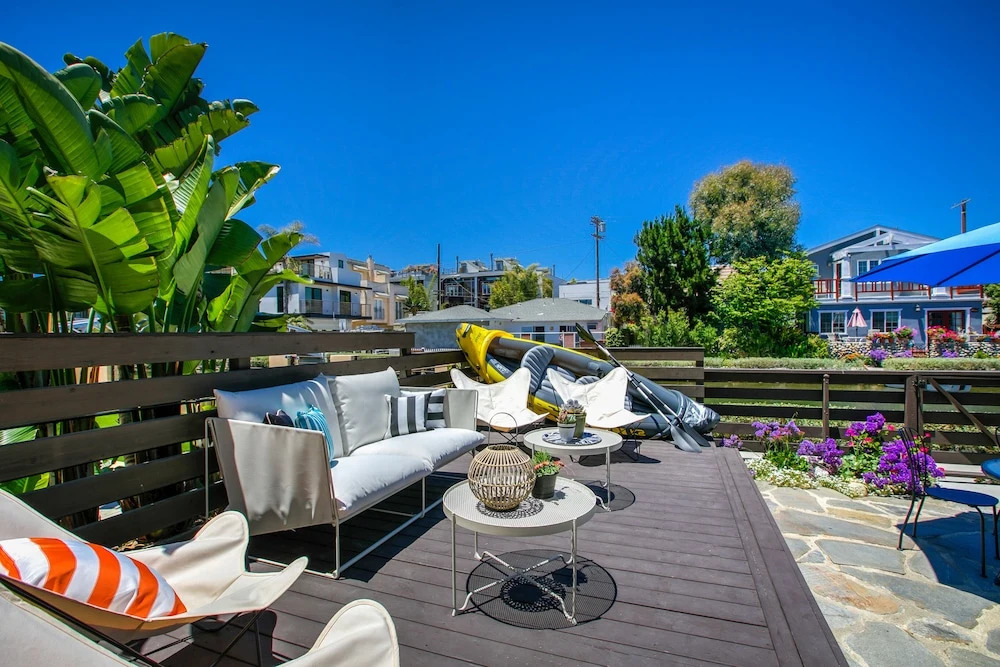 New Listing! Venice Canal-front W/ Pool, Near Beach 5 Bedroom Home