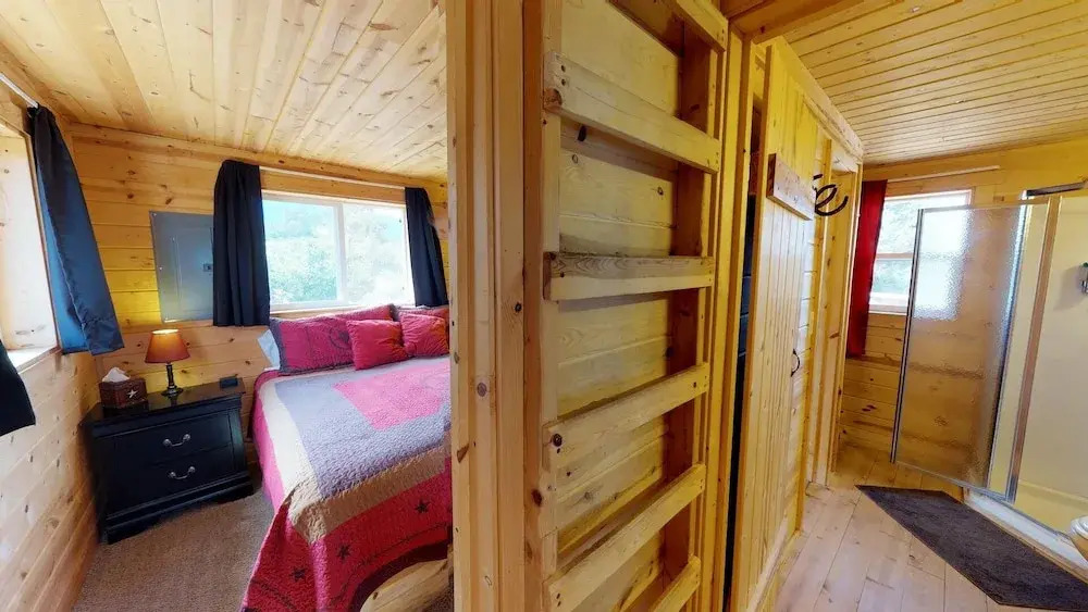 White Cabin Cozy Secluded Cabin