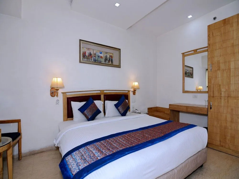 Sam Hotel