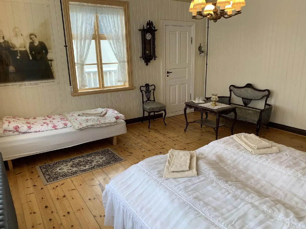 Einarshúsid Guesthouse
