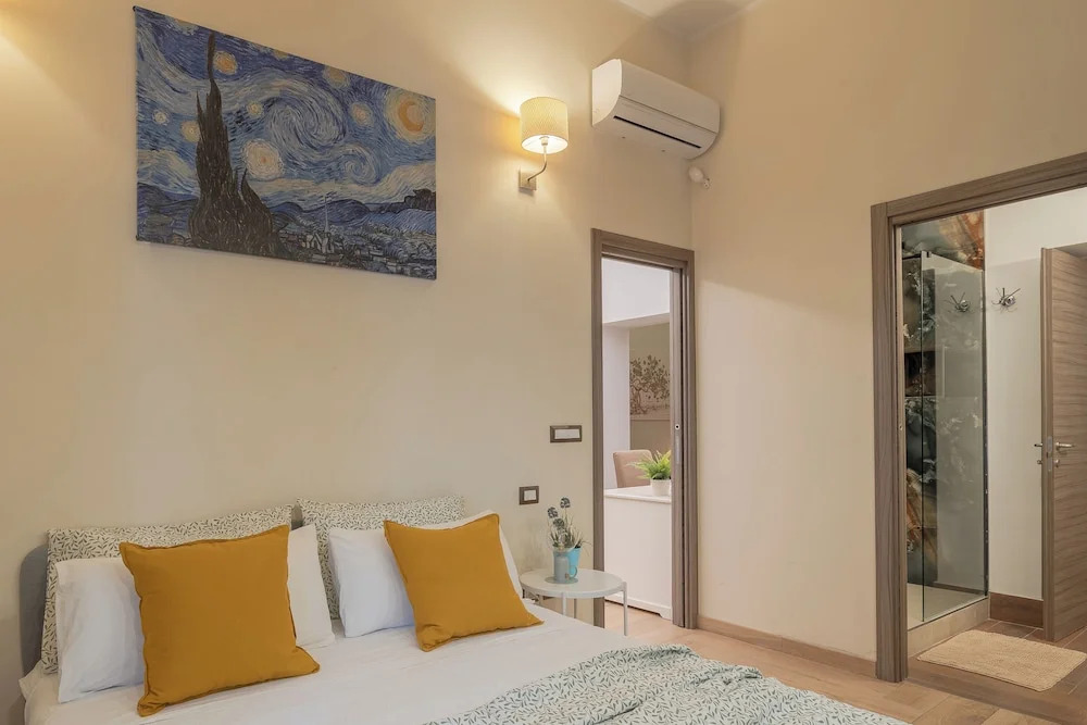Central Cozy Apartment 70m2 In '700s Baroque Building