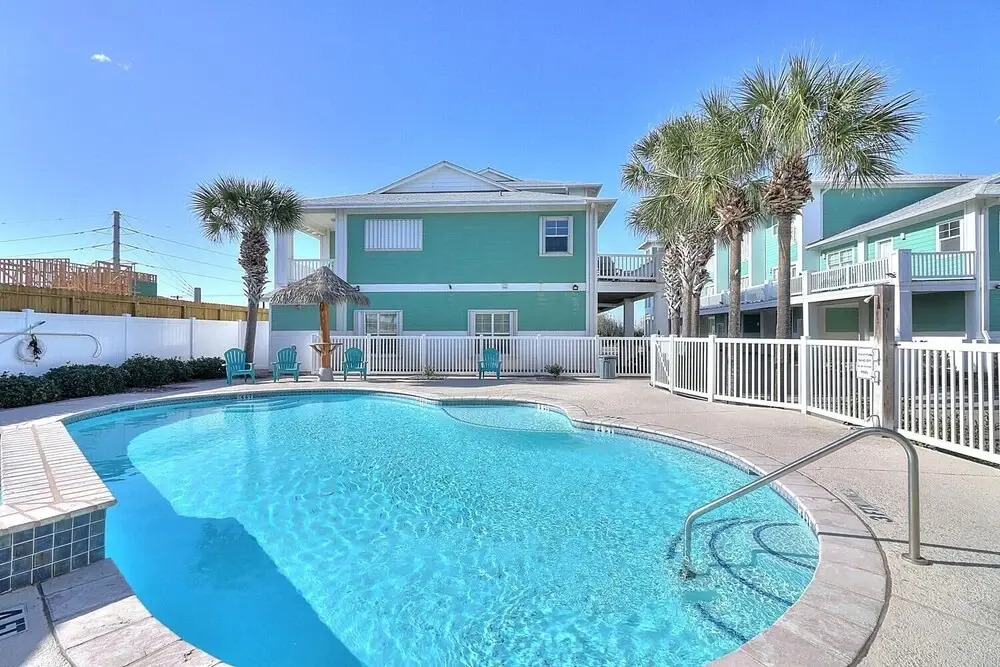 Aqua Meridian Mc12 3 Bedroom Condo by Redawning