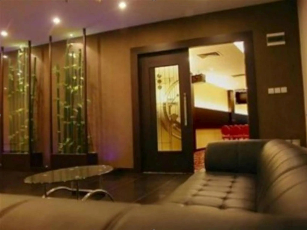 89 Hotel