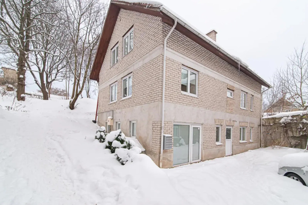 Spacious 2-bedroom apartment in Vilnius Old Town by URBAN RENT
