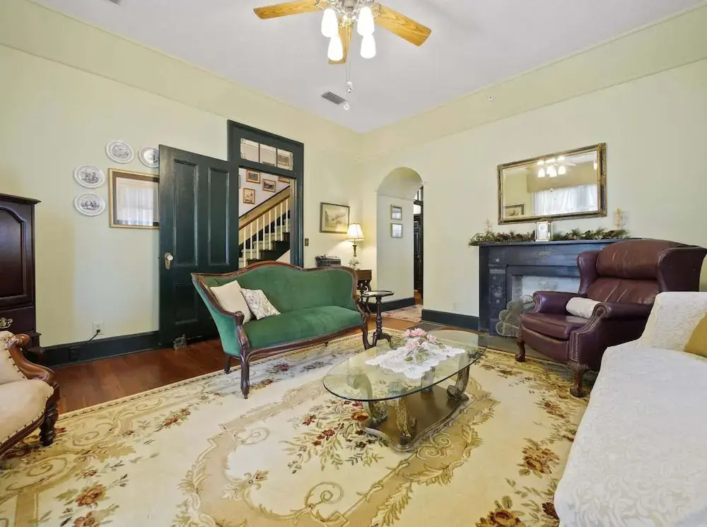 Charming Green Cove Historic Home 1st Floor Stay
