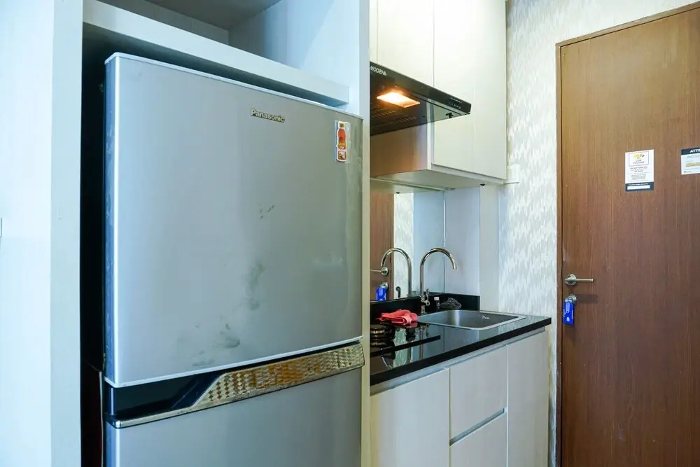 Fully Furnished and Cozy Studio Tifolia Apartment