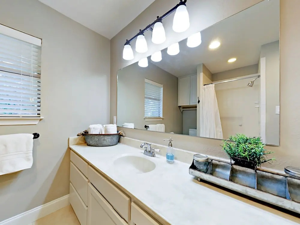1005 Coventry Rd Home 5 Bedrooms 4 Bathrooms Home