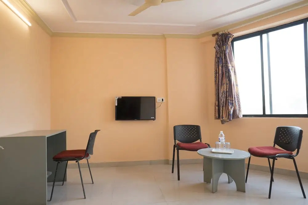 OYO 37830 Hotel Aakar International