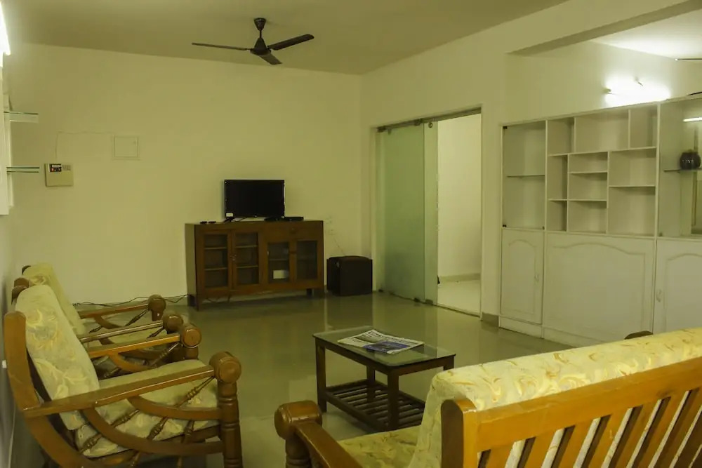 OYO 10099 Home Spacious 2BHK Dona Paula