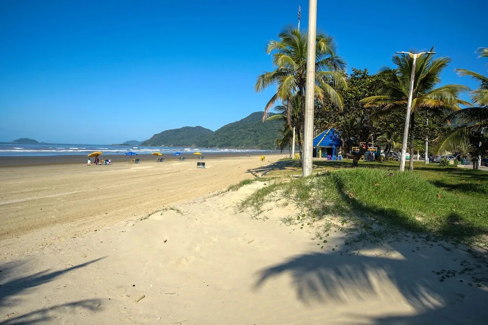 Casa com Piscina e Garagem a 550m da Praia