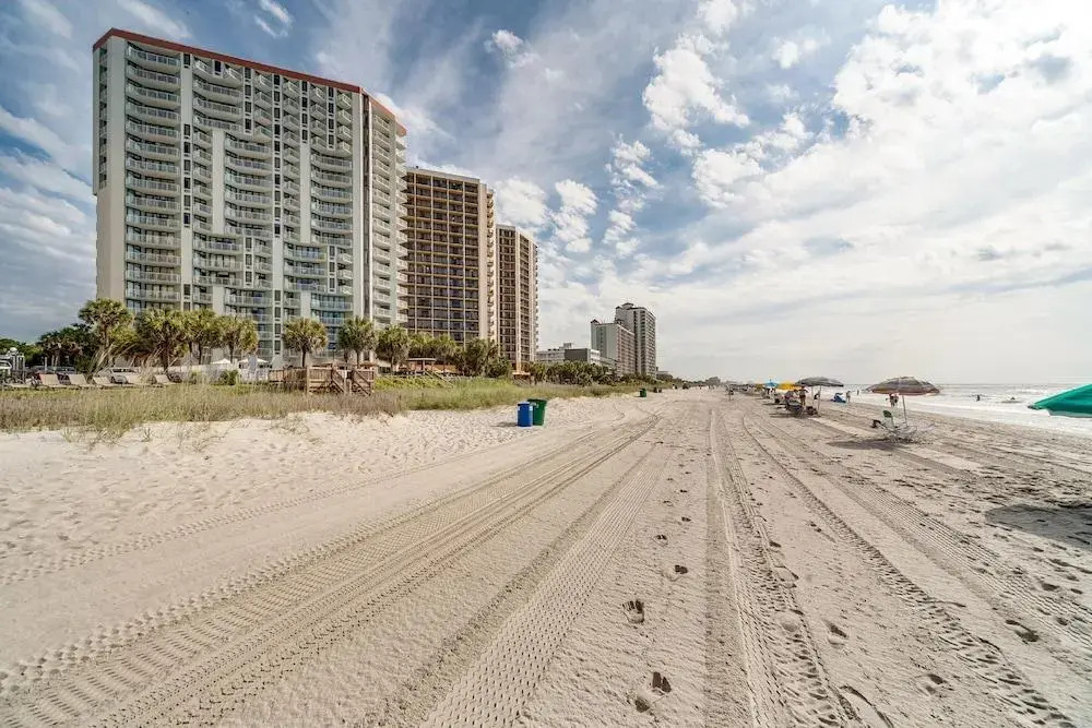 Breakers Boutique Condos | Oceanfront