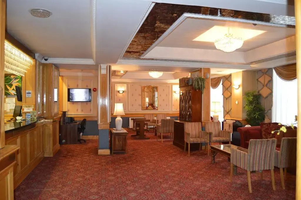 Holiday Villa Hotel